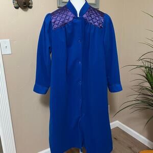 Vintage Carriage Court Womens Robe Medium Blue House Coat Pockets